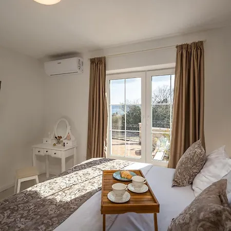 Katarina Diklo 別荘 *